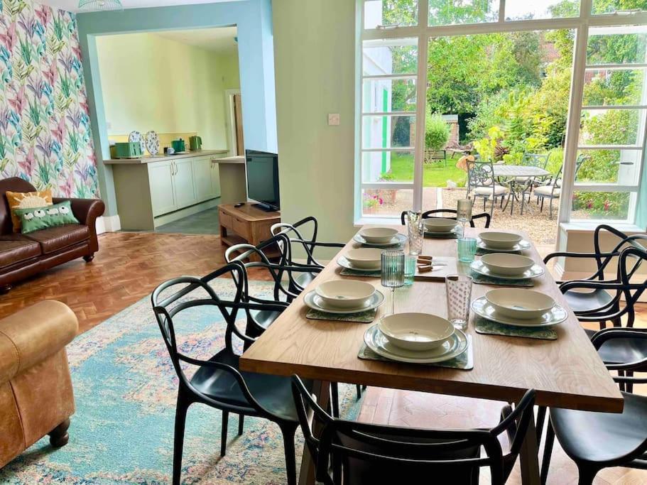 Spacious Semi-Detached Southsea House, Free Parking On Drive Portsmouth Exteriör bild