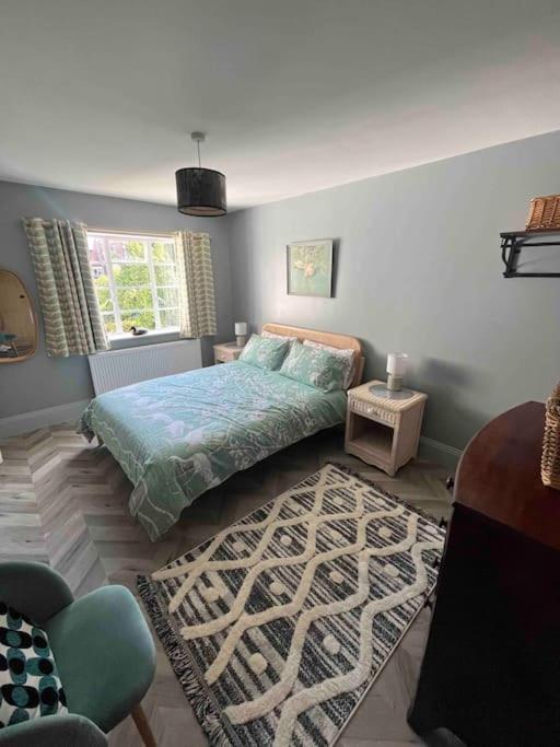 Spacious Semi-Detached Southsea House, Free Parking On Drive Portsmouth Exteriör bild