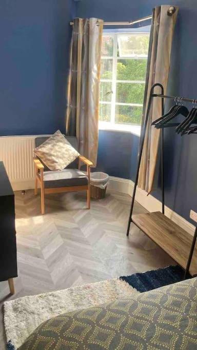 Spacious Semi-Detached Southsea House, Free Parking On Drive Portsmouth Exteriör bild