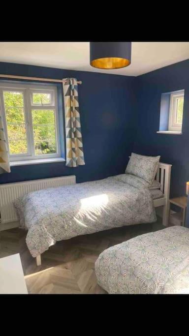 Spacious Semi-Detached Southsea House, Free Parking On Drive Portsmouth Exteriör bild