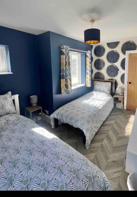 Spacious Semi-Detached Southsea House, Free Parking On Drive Portsmouth Exteriör bild