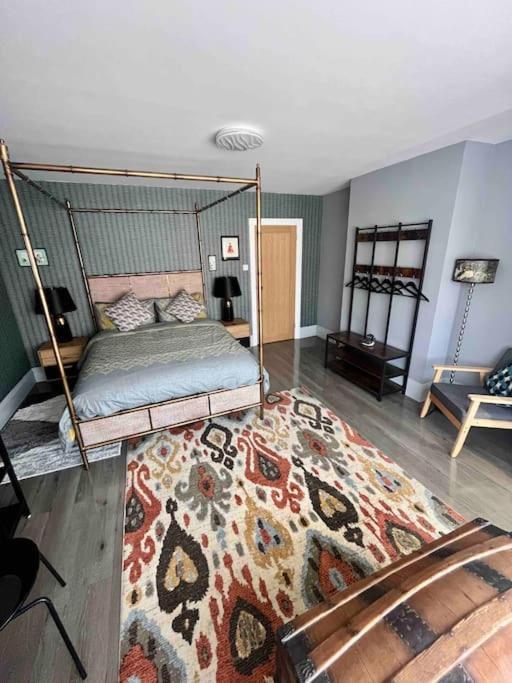 Spacious Semi-Detached Southsea House, Free Parking On Drive Portsmouth Exteriör bild