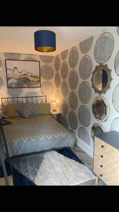 Spacious Semi-Detached Southsea House, Free Parking On Drive Portsmouth Exteriör bild