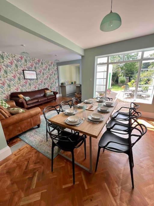 Spacious Semi-Detached Southsea House, Free Parking On Drive Portsmouth Exteriör bild