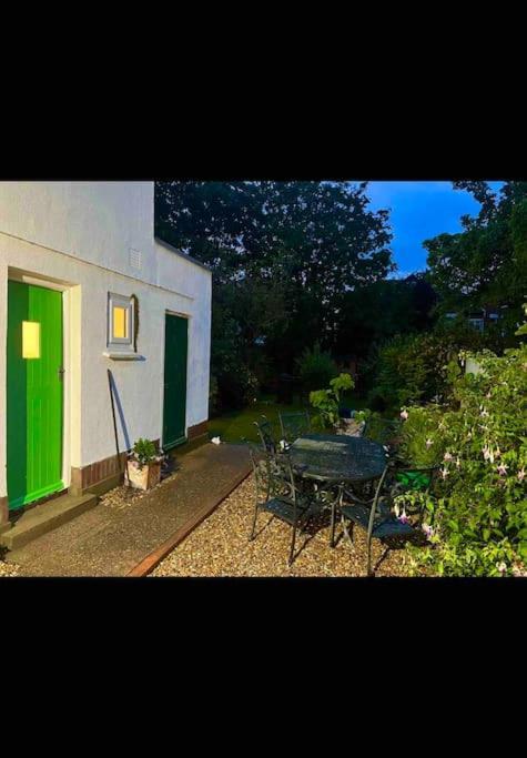 Spacious Semi-Detached Southsea House, Free Parking On Drive Portsmouth Exteriör bild